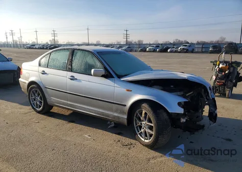 2002 BMW 325 Xi z USA, uszkodzony, nr VIN WBAEU33452PF58074